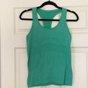 Lululemon tank